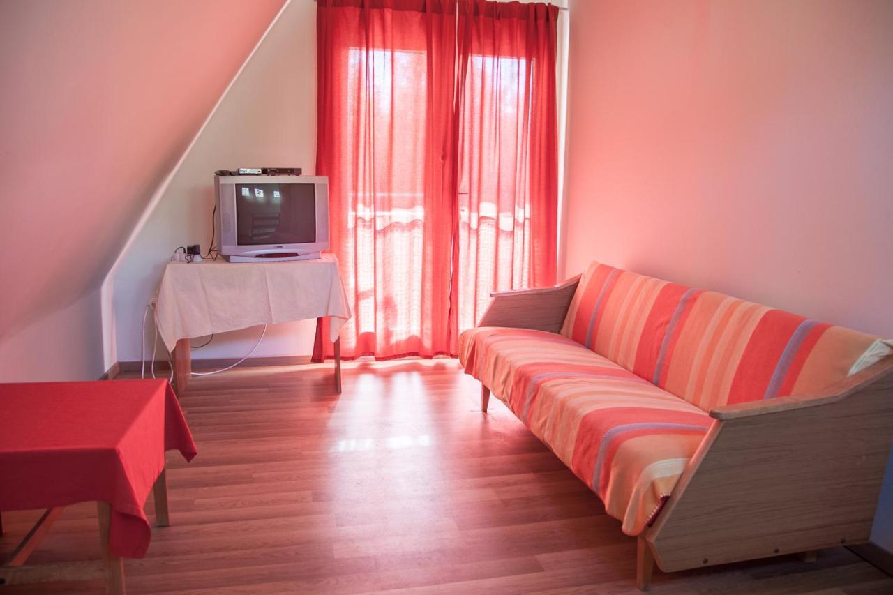 Bed and Breakfast Izabella Panzio Hajdúszoboszló Exterior foto