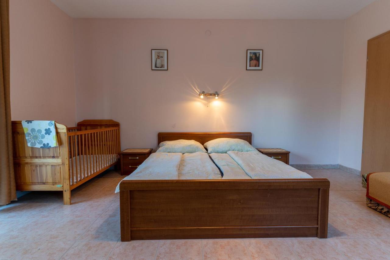 Bed and Breakfast Izabella Panzio Hajdúszoboszló Exterior foto