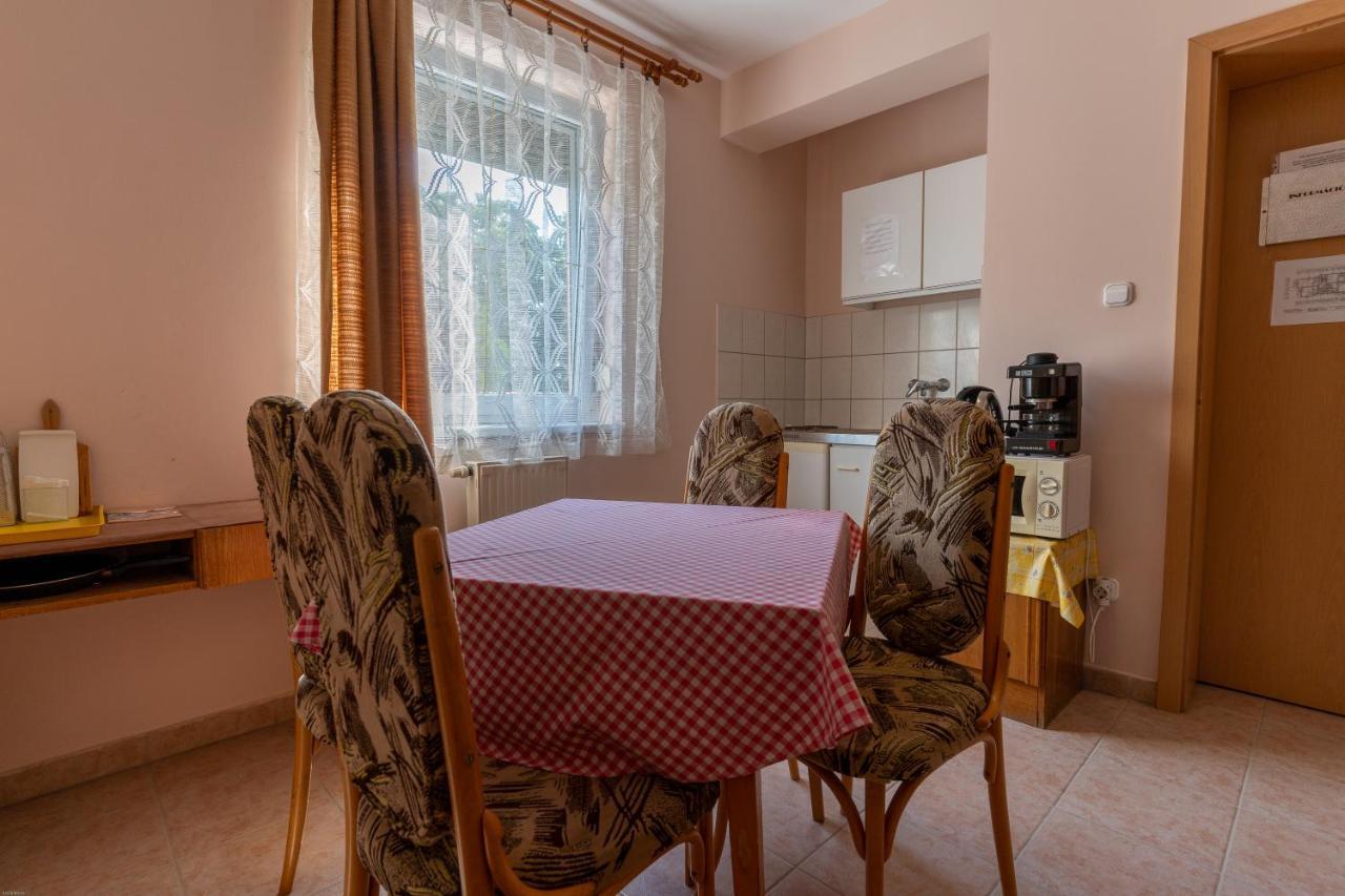 Bed and Breakfast Izabella Panzio Hajdúszoboszló Exterior foto