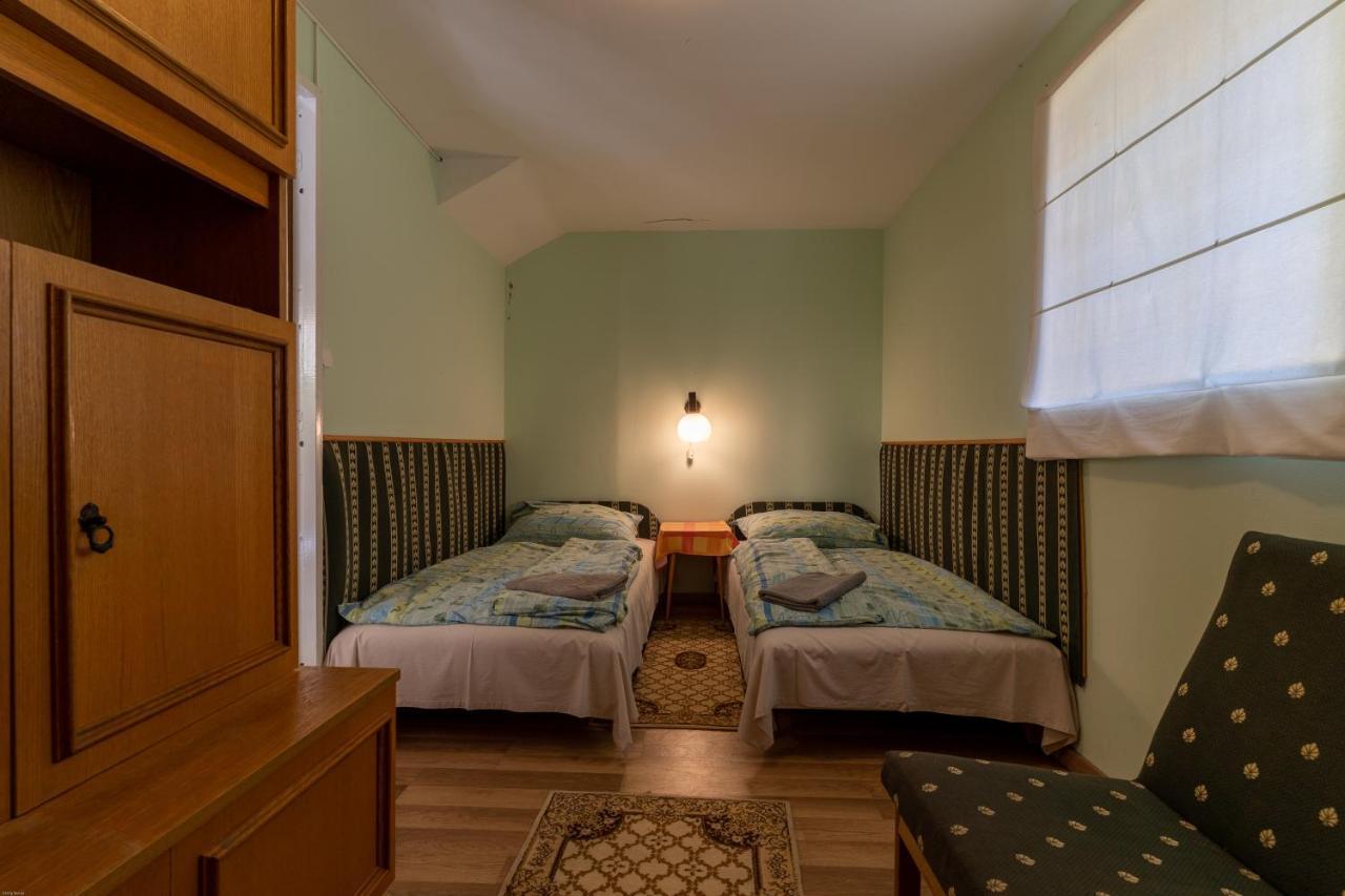 Bed and Breakfast Izabella Panzio Hajdúszoboszló Exterior foto