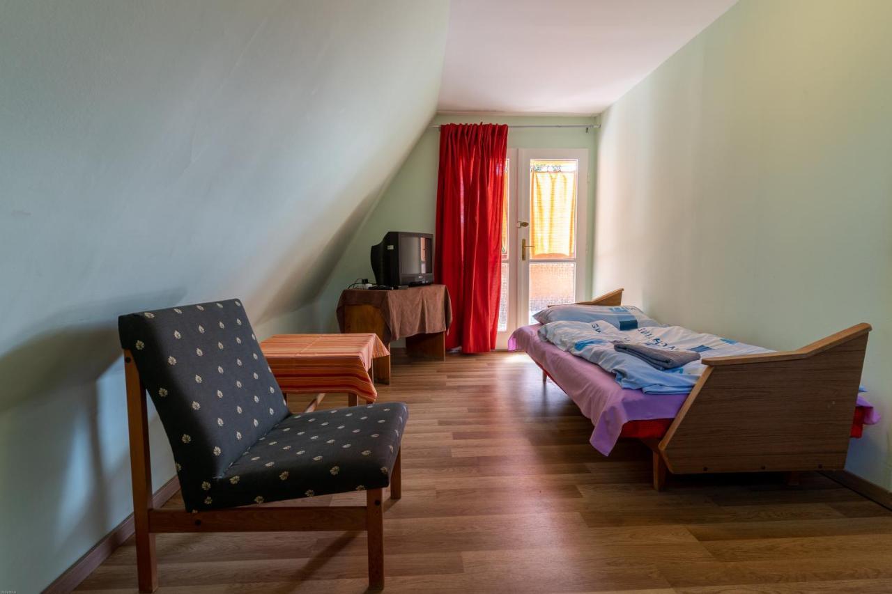 Bed and Breakfast Izabella Panzio Hajdúszoboszló Exterior foto