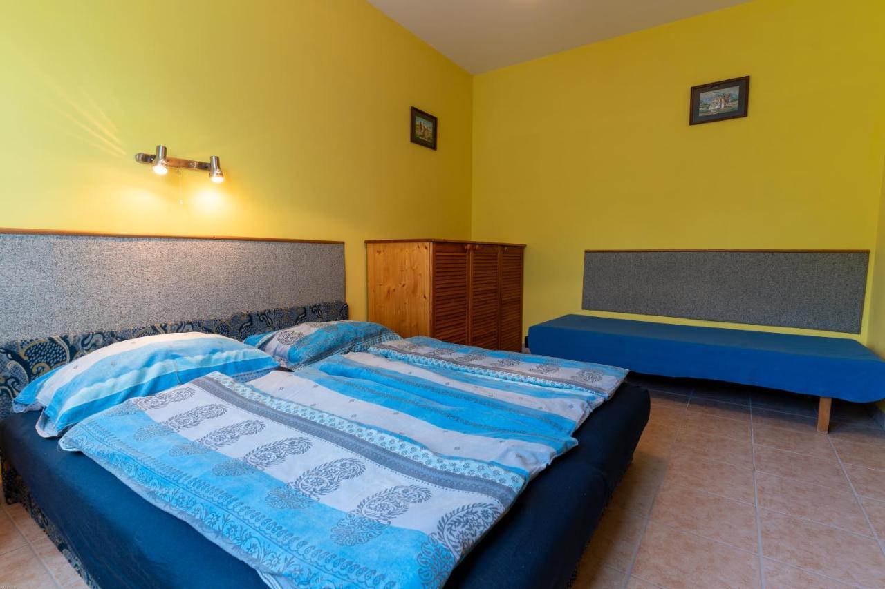 Bed and Breakfast Izabella Panzio Hajdúszoboszló Exterior foto