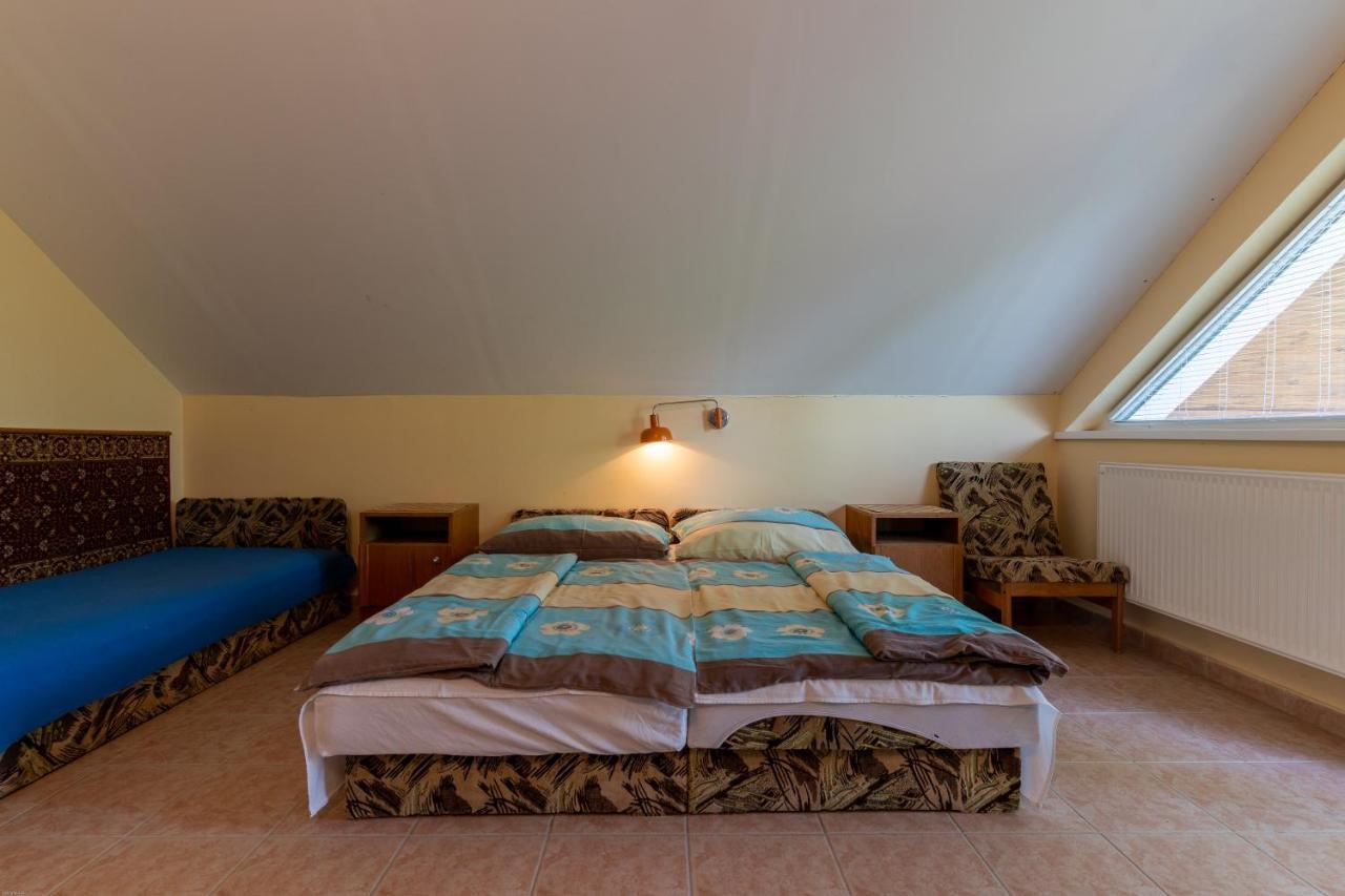 Bed and Breakfast Izabella Panzio Hajdúszoboszló Exterior foto